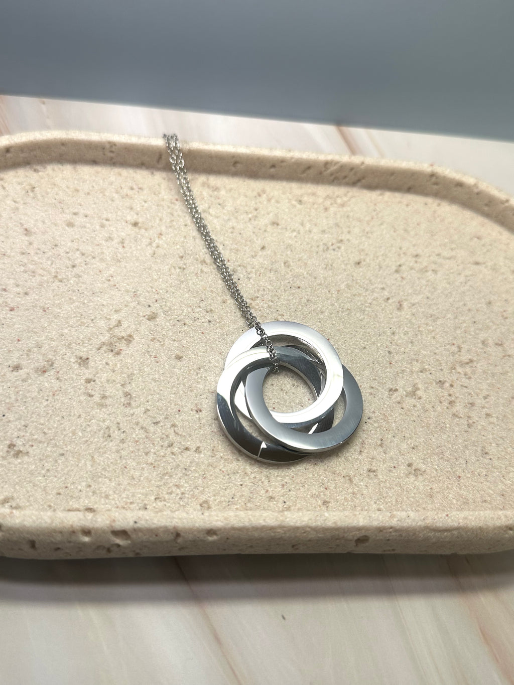 Interlocking Circle Trio